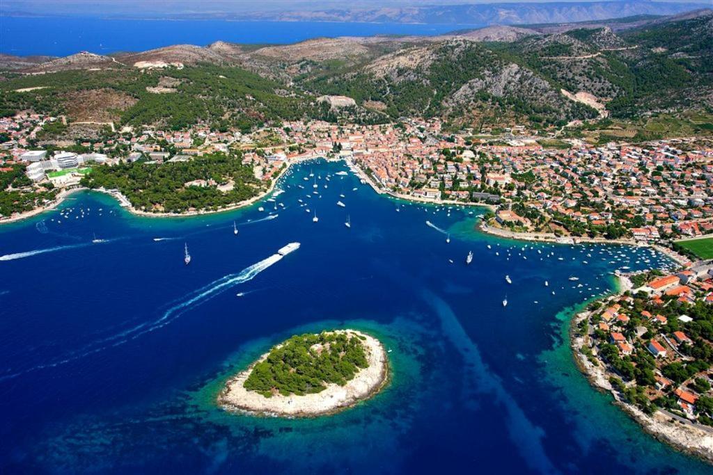 Blue Bay Residence Hvar Town Esterno foto
